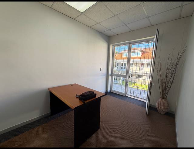 97M² OFFICE FOR SALE IN WOODMEAD